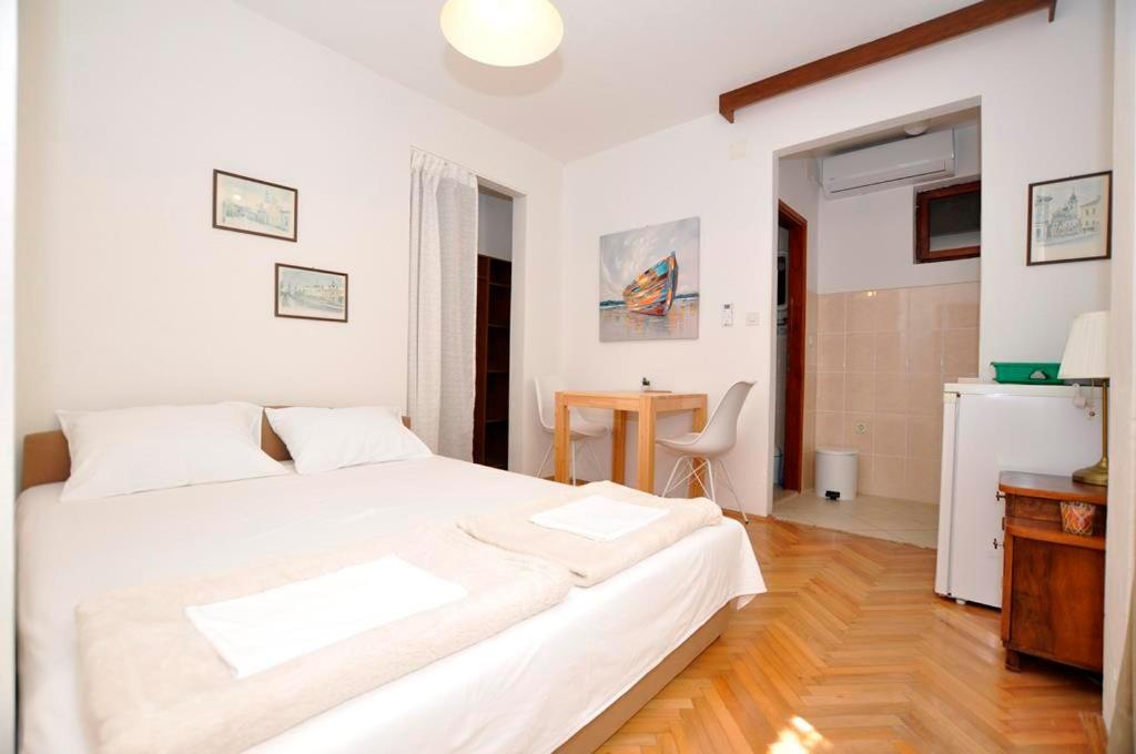 Apartmani More Drvenik  Esterno foto